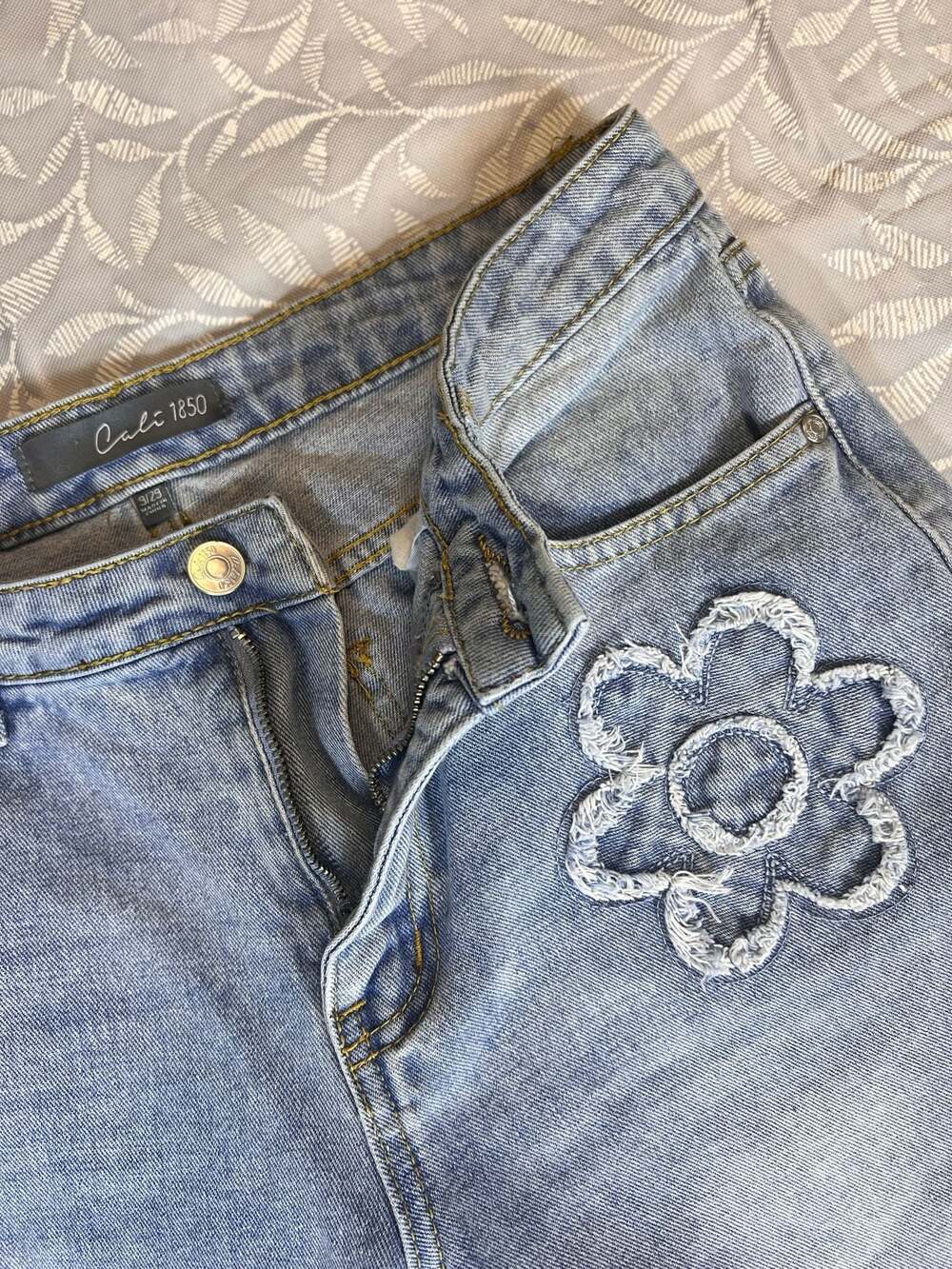 Cali 1850 Floral Embroidered Denim Jeans